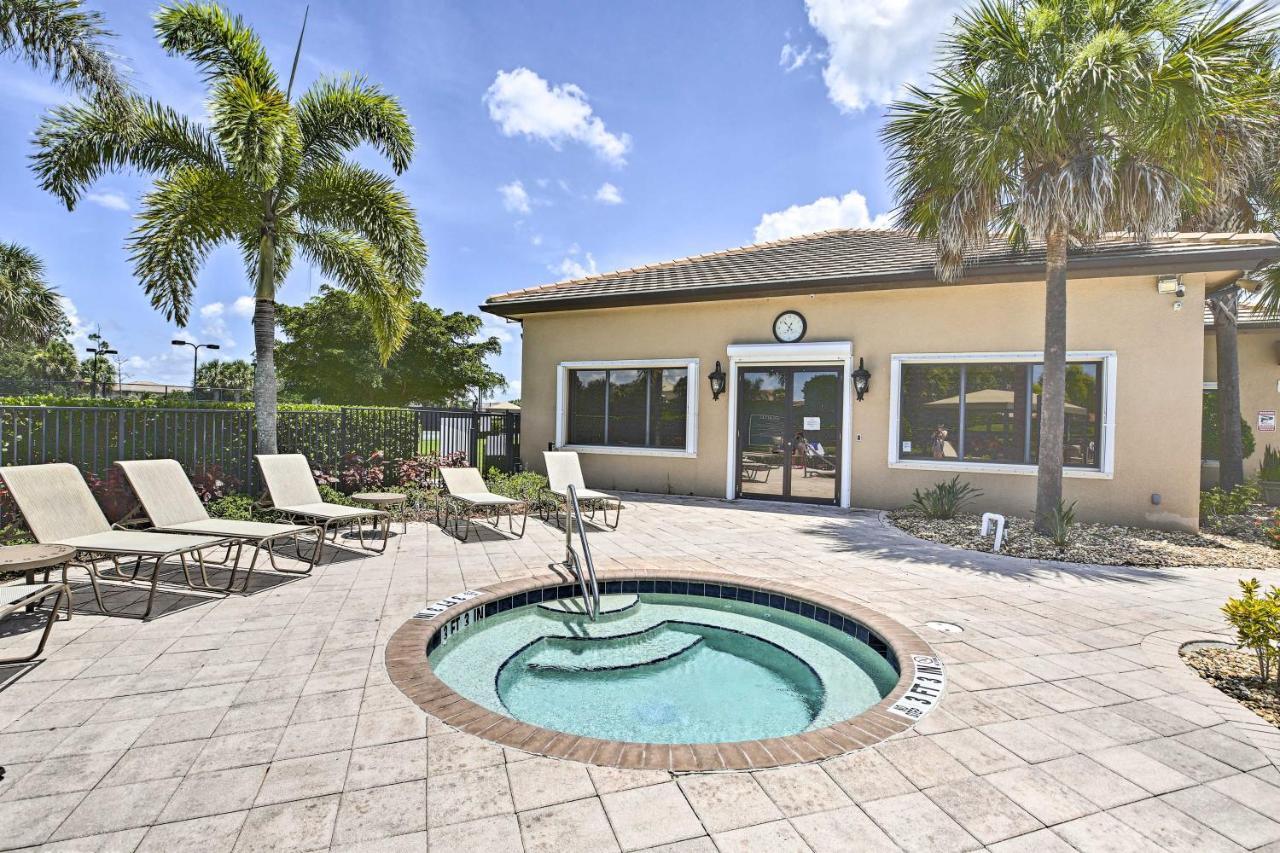 Bright And Airy Fort Myers Home With Pool Access! Exterior photo